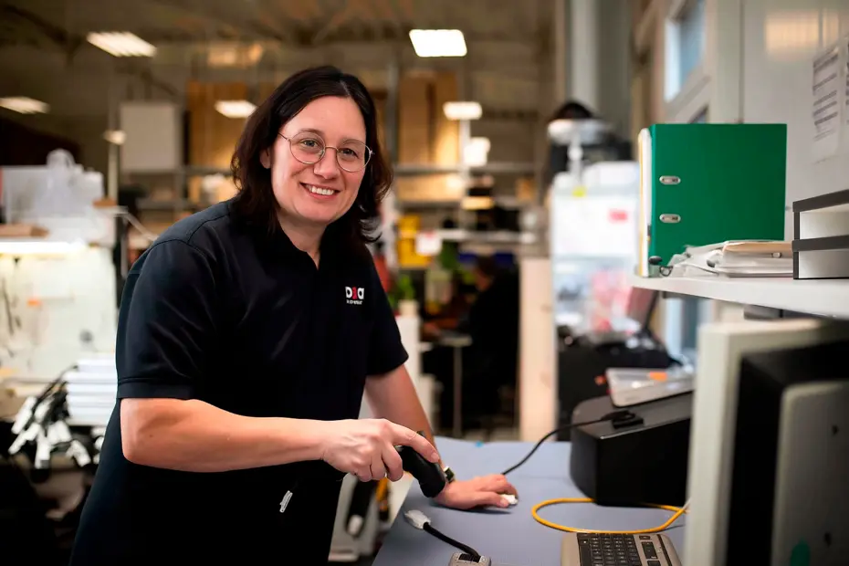 mitarbeiter-produktion-messstation