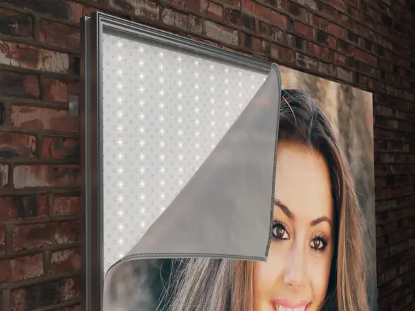 LED-Flächenmodul PARAFLEX33 integriert in einem LED-Textilspannrahmen, von DWD Concepts